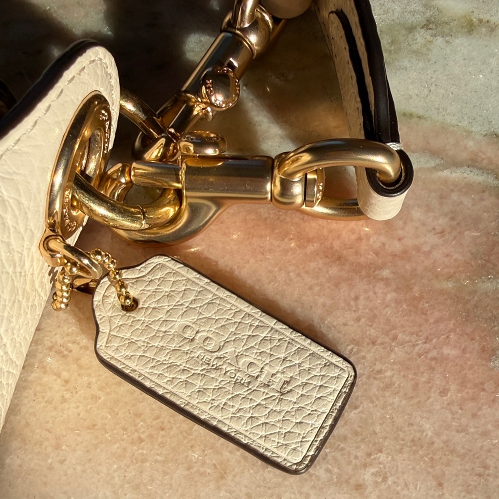 Coach EUC Off-White Leather shoulder & Crossbody Bag - Picture 16 of 16